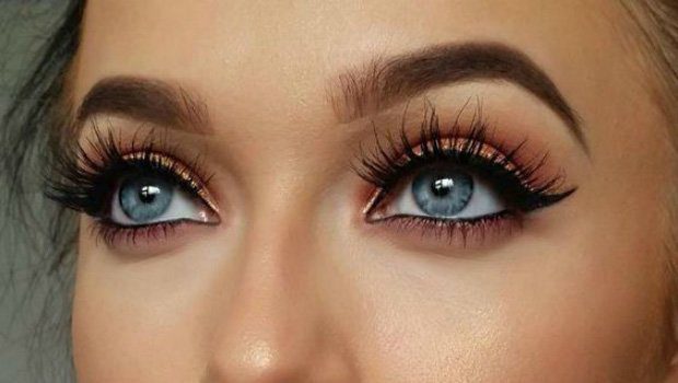 eyelashes