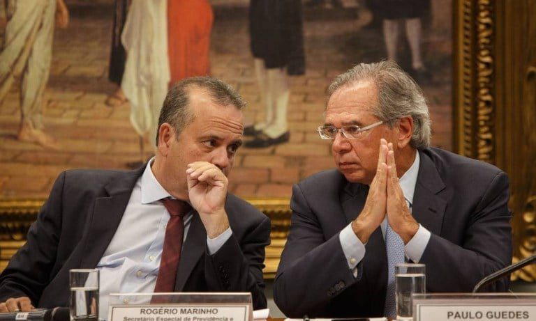 82571506 BRASILBrasilia DF08 05 2019O ministro da Economia Paulo Guedes em frente a tela Ti