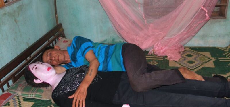homem dorme com cadáver da esposa morta há 16 anos