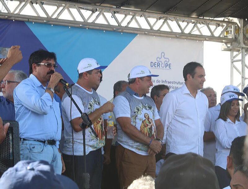 Antonio Fernando com governador Paulo Câmara em Bodocó