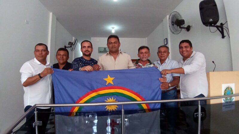 Vereadores de Santa Filomena com bandeira de Pernambuco