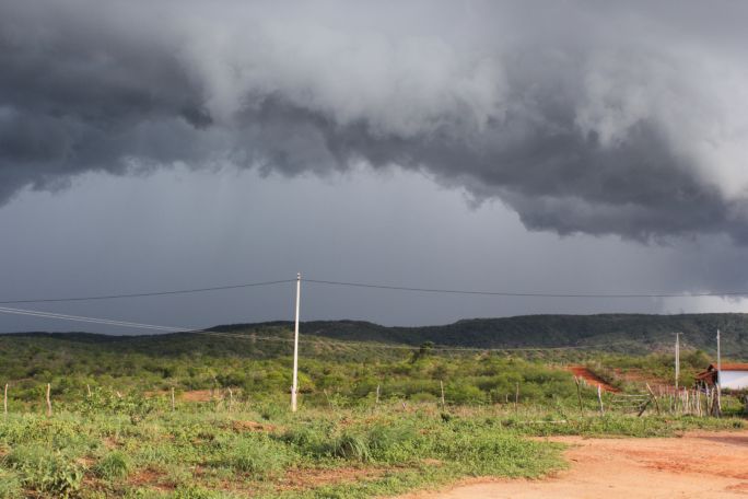 Nordeste tem tempo nublado com pancadas de chuva neste sábado (18)