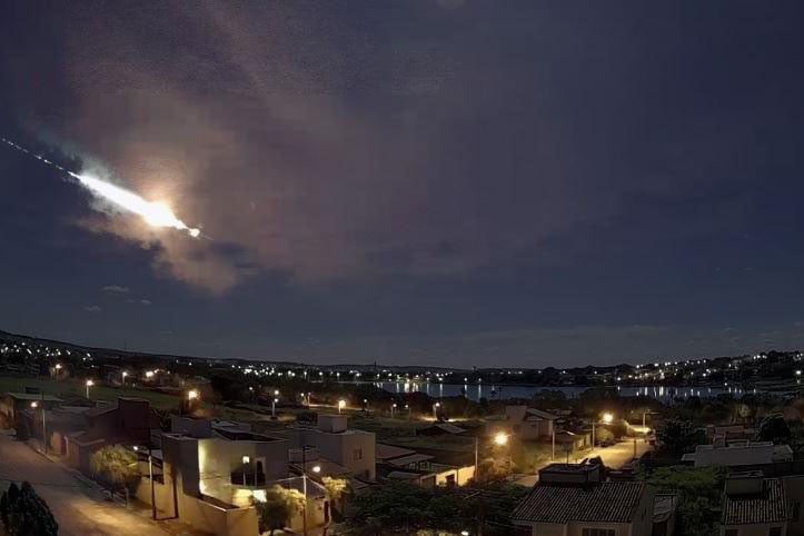 Meteoro é visto sobre cidades mineiras e assusta moradores