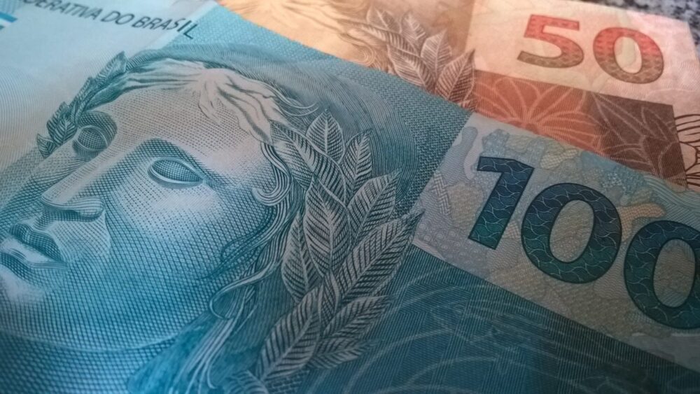 Serasa Limpa Nome e Ativos promovem ação para ajudar consumidores a quitarem suas dívidas por 100 reais