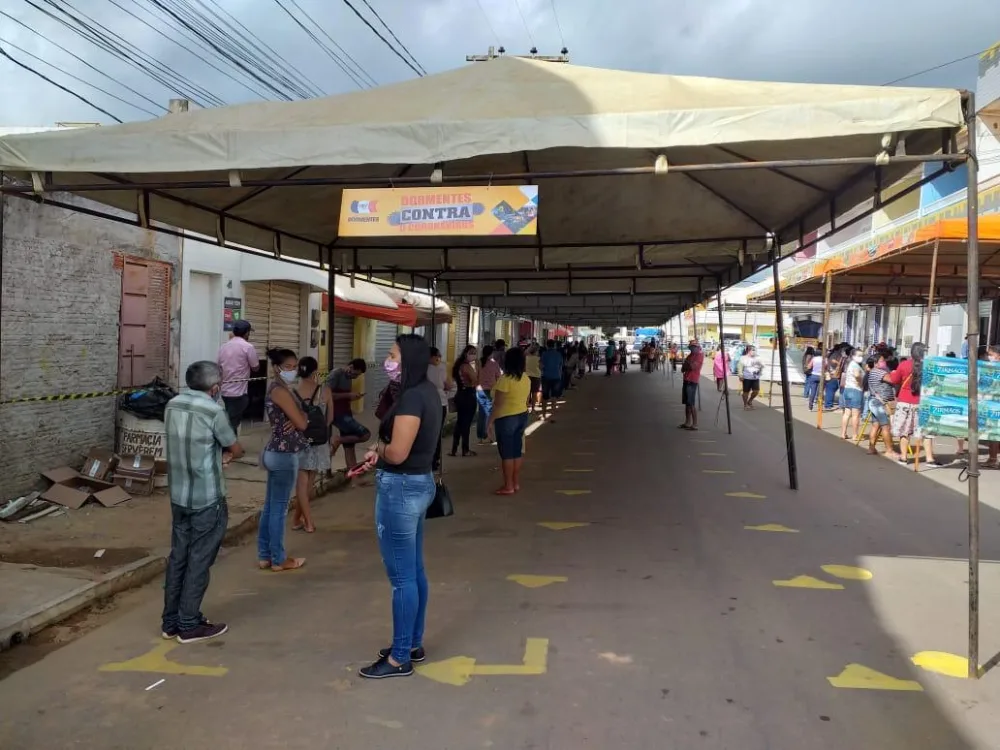 Primeiro dia de reabertura do comércio em Dormentes tem movimentação controlada e regras de distanciamento