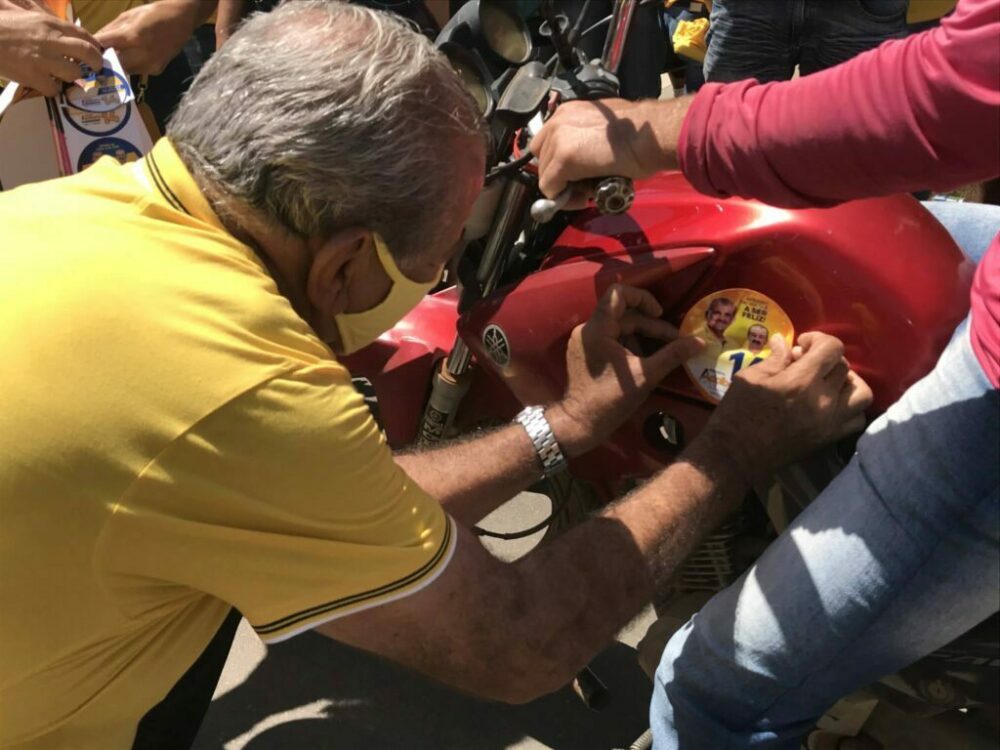 Afrânio: Com empolgação Adalberto Cavalcanti e de Passim realizam adesivaço
