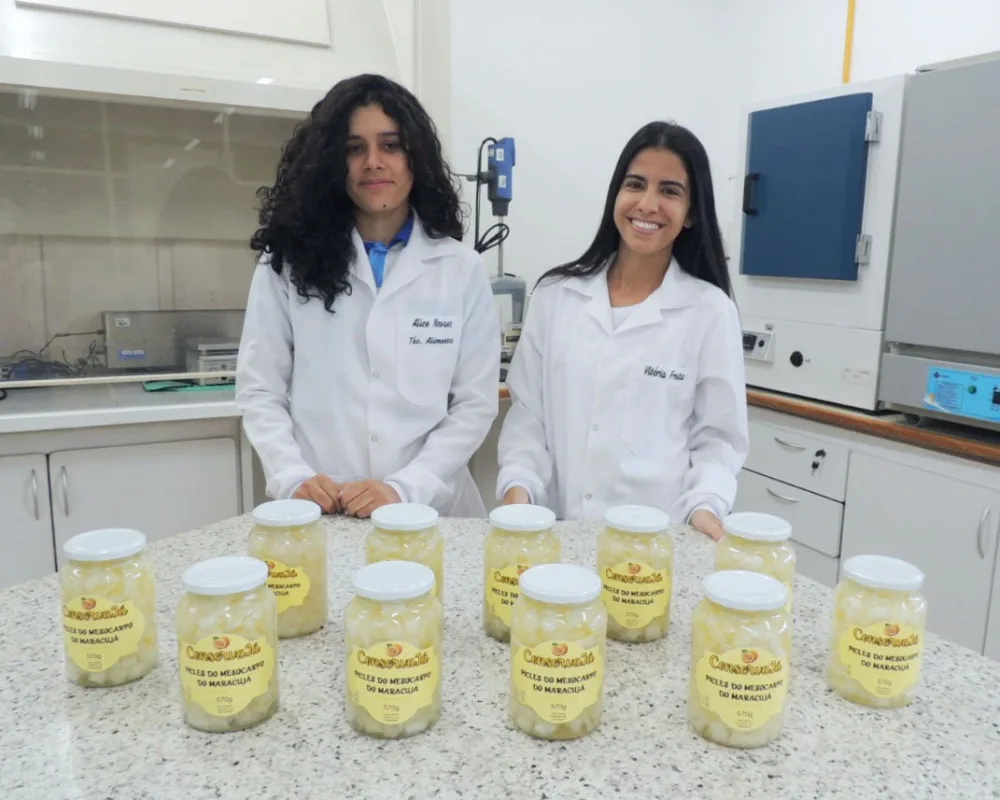 Alunas do SENAI Petrolina desenvolvem picles do mesocarpo do maracujá e participam de competição nacional