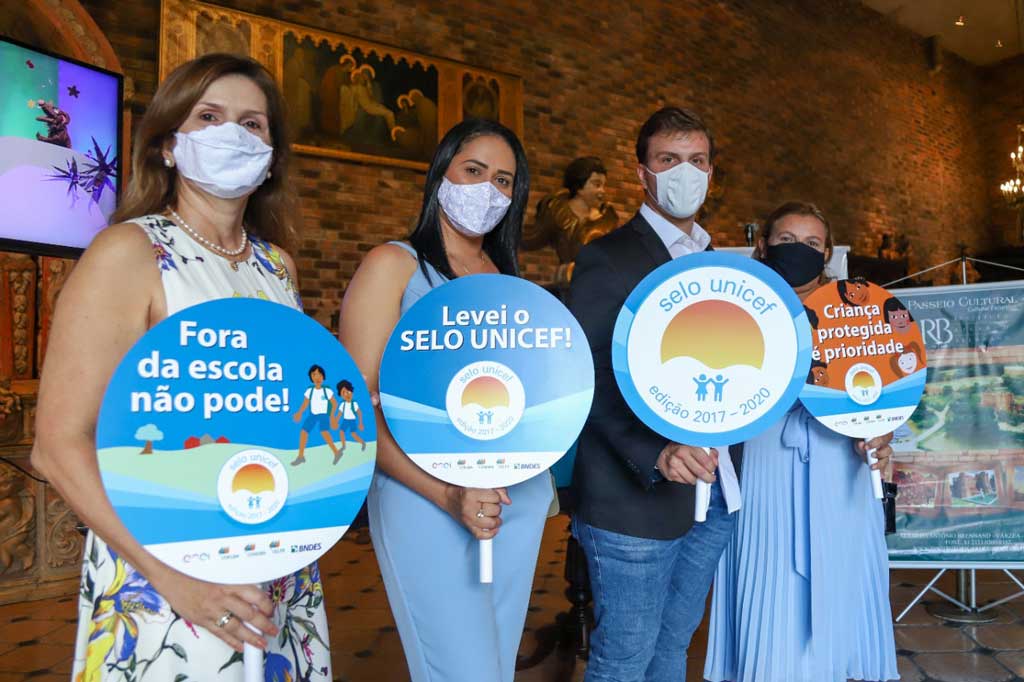 No Recife, Miguel Coelho recebe premiação da Unicef