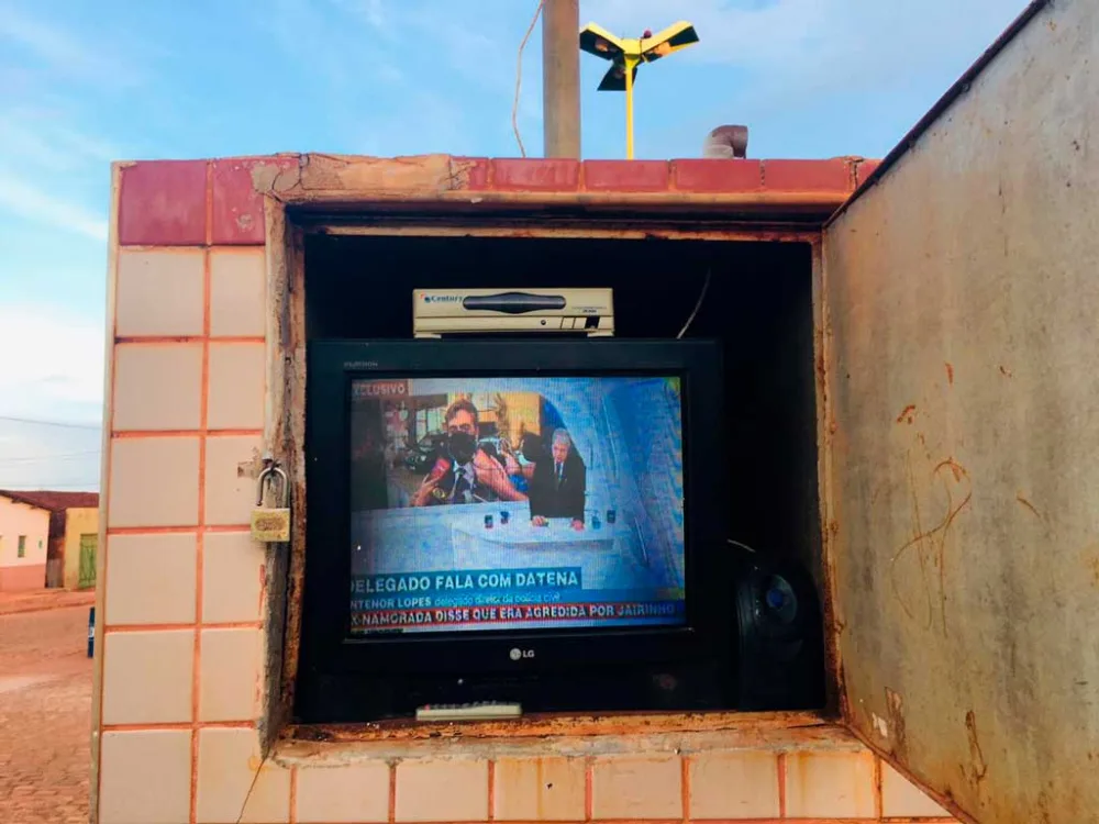 Depois de 4 anos parada, líderes populares recuperam antiga TV da Praça de Livramento e ação repercute 3 Distrito de Livramento Tv na Praca2