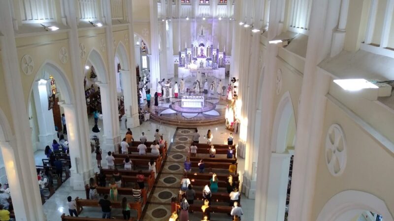 Prefeito de Petrolina sanciona lei que estabelece igrejas como atividades essenciais no município