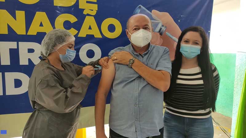 Santa Filomena realiza mutirão de vacinação contra Covid-19: População com 50 anos ou mais, Educação, Limpeza Urbana e Caminhoneiros
