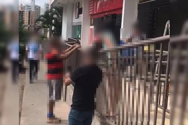 Vídeo: jovem acusa homens de importunação sexual e acaba detida