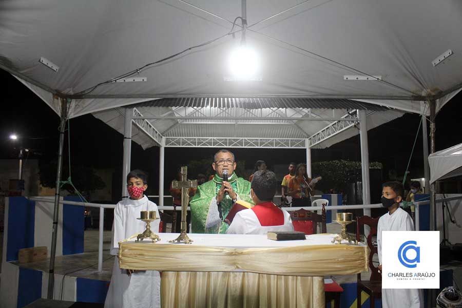 Católicos filomenenses celebram Hasteamento da Bandeira e Missa na Festa da Padroeira da cidade 2 Católicos filomenses celebram Hasteamento da Bandeira e Missa na Festa da Padroeira da cidade
