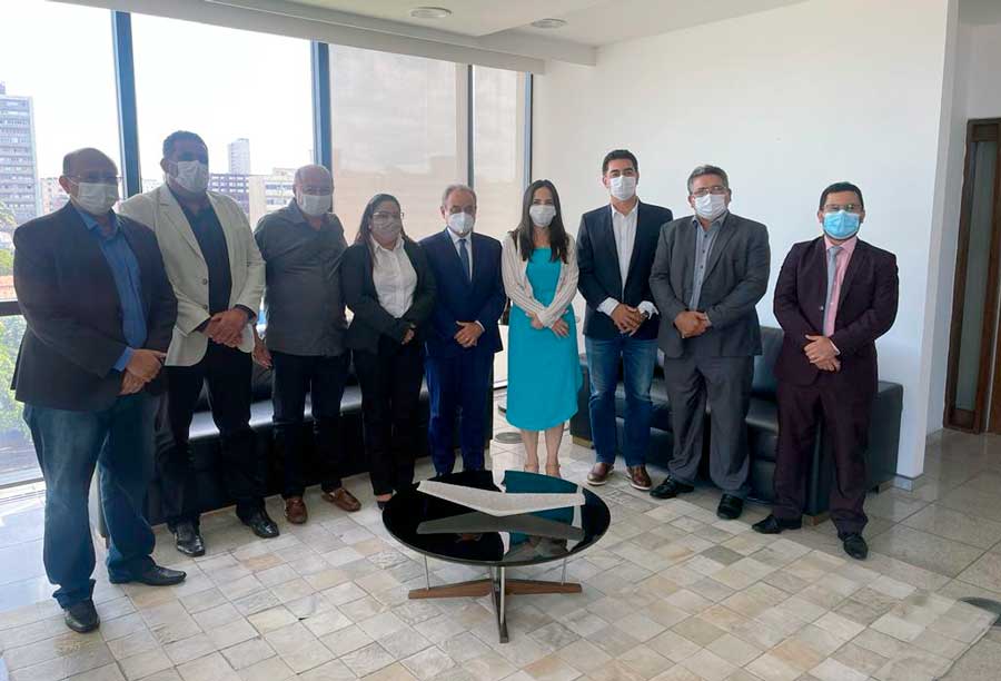 Prefeito Gildevan Melo participa de reunião do Cisape com o presidente do Tribunal de Contas de Pernambuco 2 prefeitos do Cisape com Ranilson Ramos, TCE-PE