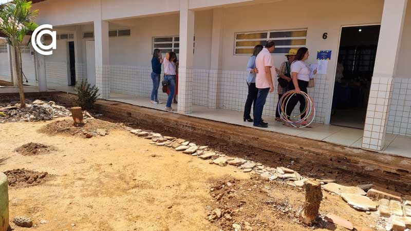 Prefeitura de Santa Filomena realiza mutirão de reforma em 06 escolas da rede municipal de ensino 2 Marleide e Gildevan 2