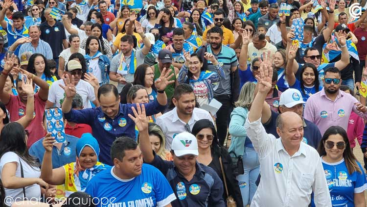 Prefeito Gildevan surpreende com grande caminhada e adesivaço por seus candidatos no Distrito de Socorro 2 20220904 084010