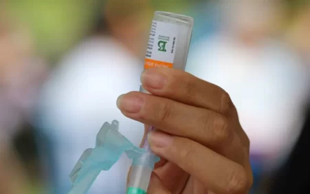 Ministério da Saúde anuncia vacina bivalente para adultos