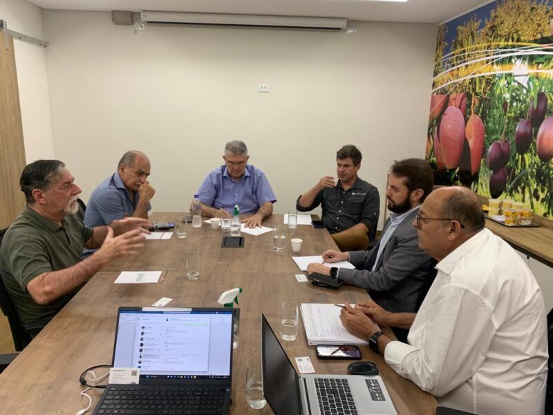 Guilherme Coelho promove encontros entre presidente da ADEPE e empresários do comércio e da fruticultura de Petrolina 3 IMG 20230607 WA0004