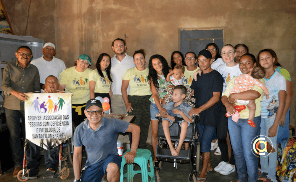 APDP/Santa Filomena | Família de garoto com paralisia cerebral recebe visita surpresa com doação importante