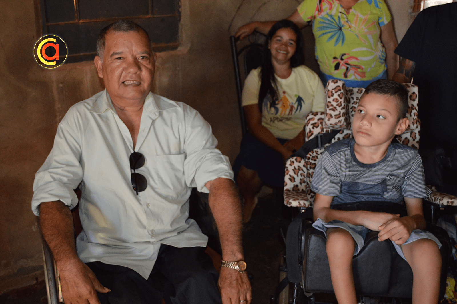 APDP/Santa Filomena | Família de garoto com paralisia cerebral recebe visita surpresa com doação importante 4 APDP Cadeira Henrique 6
