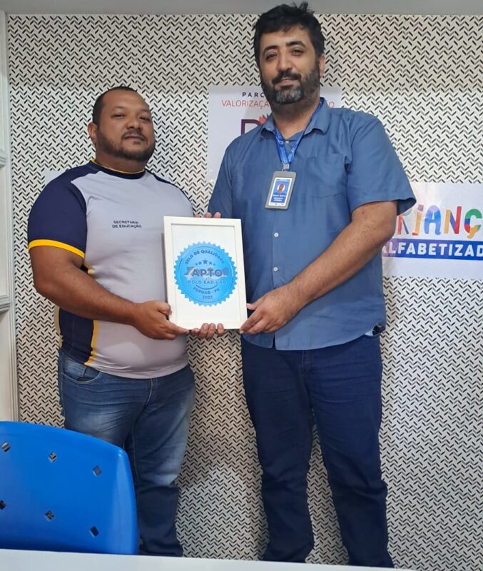 Polo UAB Santa Filomena recebe de autoridades da Educação o Selo de Qualidade FEPUAB/PE; o primeiro a ser reconhecido no estado 4 Laerton 677x800 1