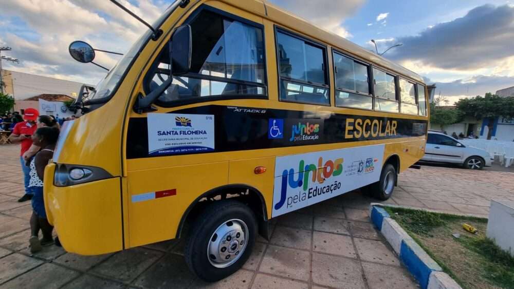 No final da Trilha de Motocross, filomenenses são presenteados com ambulância 4x4 e micro-ônibus escolar novos 7 Trilha Santa Filomena 19 3 scaled