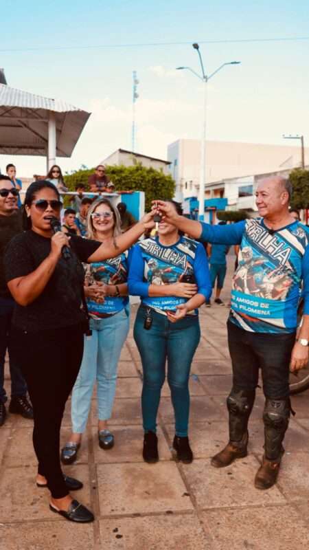 No final da Trilha de Motocross, filomenenses são presenteados com ambulância 4x4 e micro-ônibus escolar novos 2 Trilha Santa Filomena 43 2
