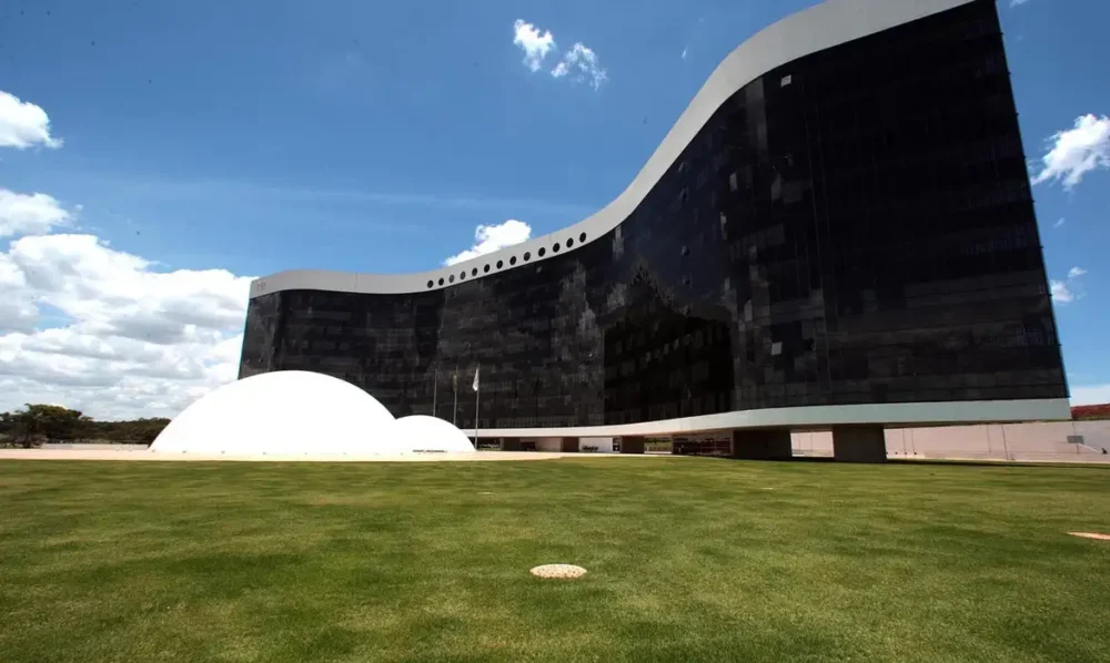 Eleições 2024: veja como consultar dados sobre os candidatos