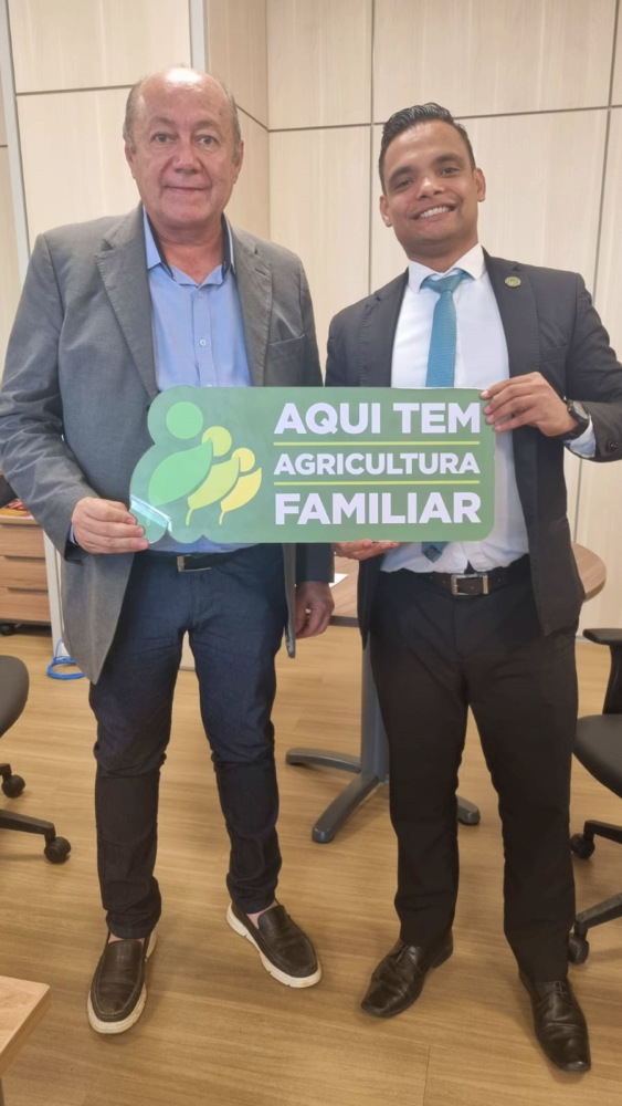 Em Brasília, prefeito de Santa Filomena apresenta prova de perda da safra e cobra liberação do Garantia-Safra para os agricultores 3 Prefeito Gildevan no MDA Brasilia2 scaled