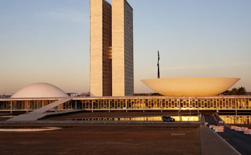 Nove deputados federais renunciaram a seus mandatos para assumir prefeituras