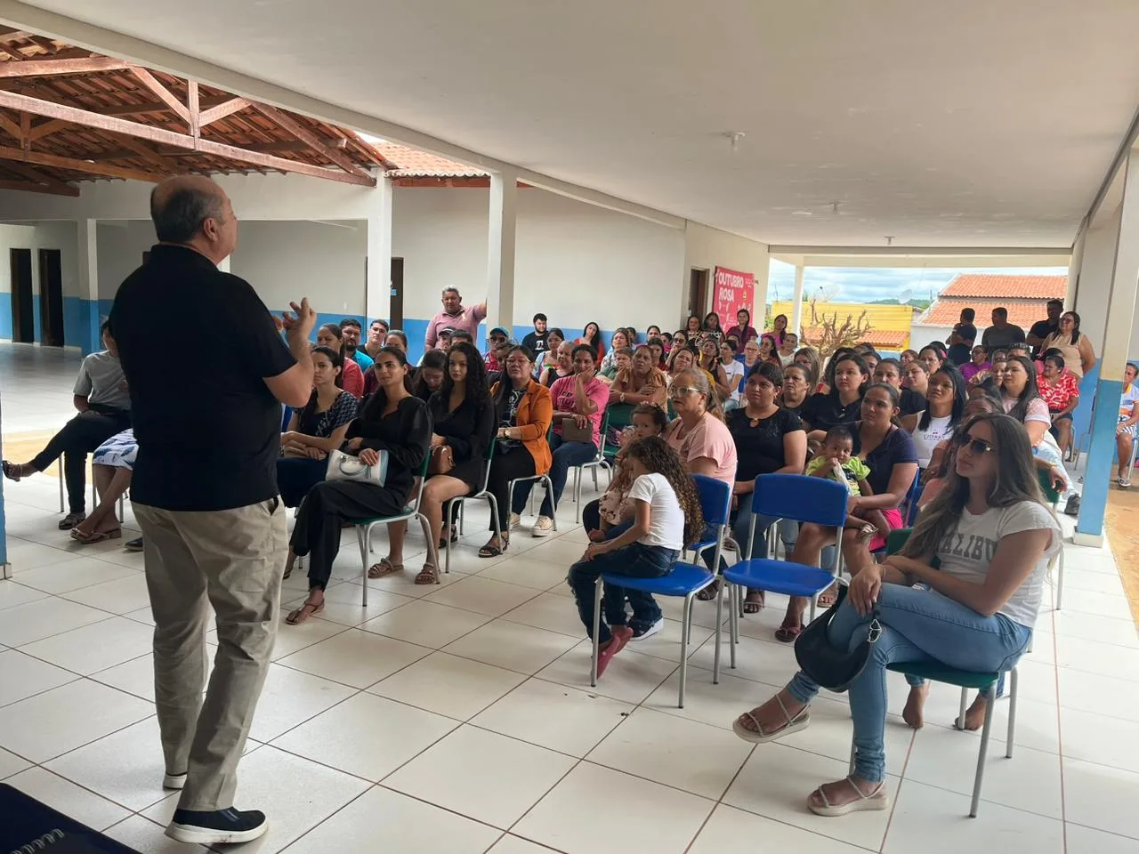 Prefeito Gildevan reforça compromisso com a educação em domingo de reuniões intensas 3 Gildevan com Equioes 3