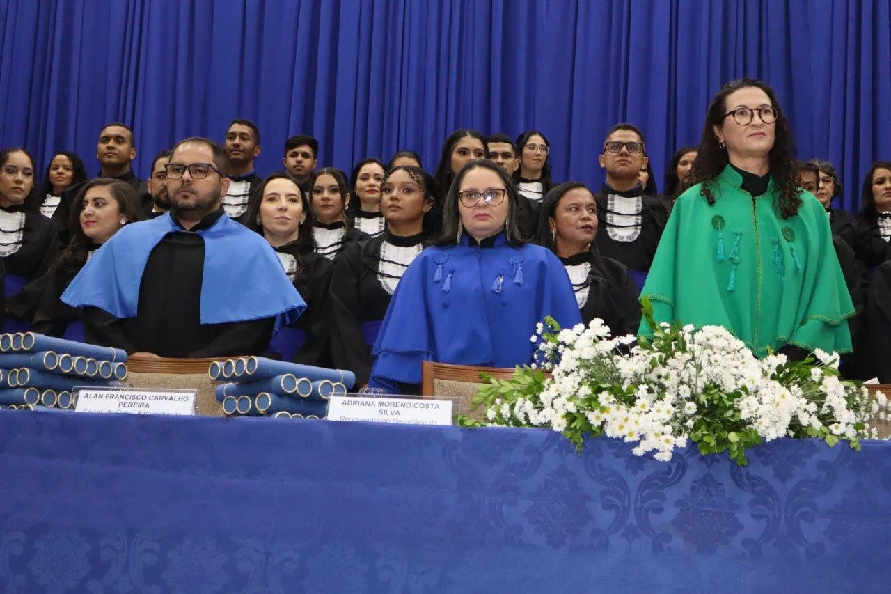 Estudantes do Polo UAB de Santa Filomena colam grau em Administração Pública pela Univasf 26 IMG 9018
