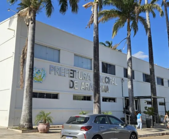 Prefeito Evilásio homologa concurso e anuncia cortes pra manter as contas de Araripina em dia