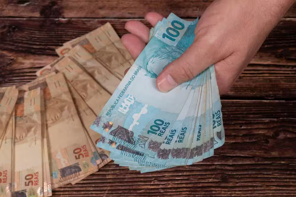 Aumento do limite do MEI para R$ 130 mil em 2025