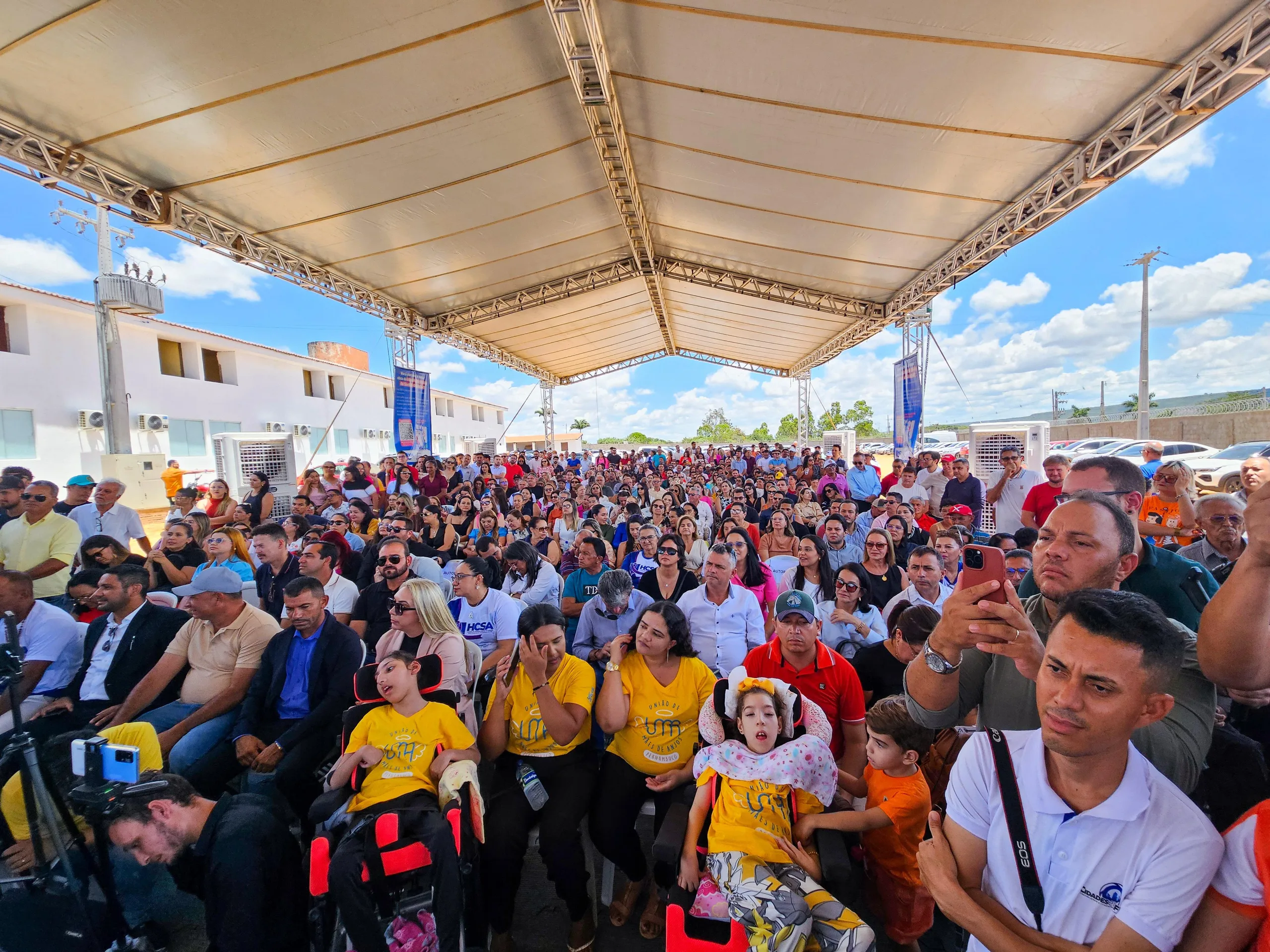 Evilásio e Roberta celebram conquista de R$ 6 milhões para o Hospital do Câncer do Araripe, com presença de senadores, deputados e prefeitos