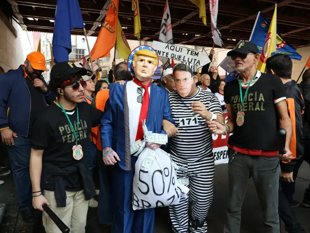 Intercept Brasil: Bolsonaro é o boi de piranha de Trump