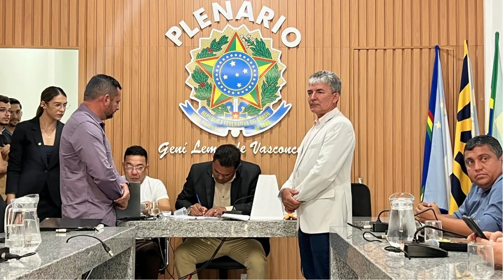 Câmara de Santa Filomena elege Mesa Diretora para o biênio 2027–2028; Erislan Pereira é reconduzido à presidência 3 feed charles araujo 10 scaled